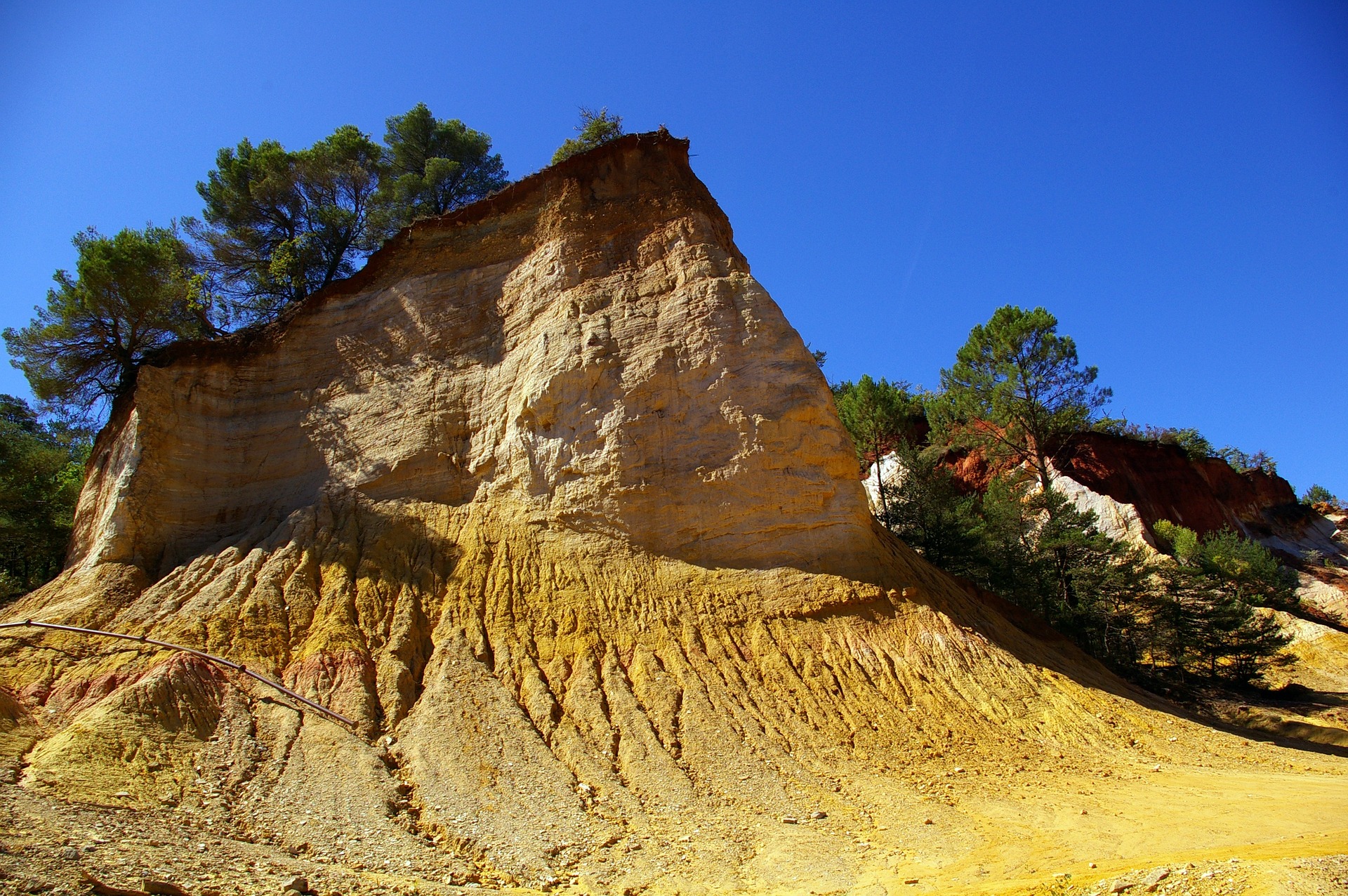 ochre-962394_1920